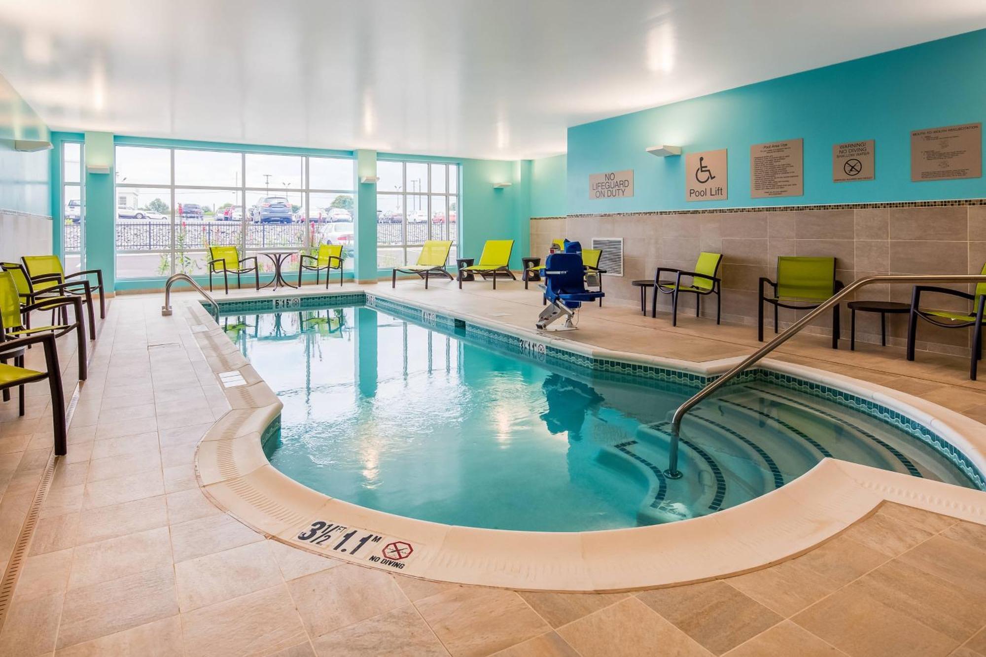 Springhill Suites By Marriott צ'יימברסבורג מראה חיצוני תמונה