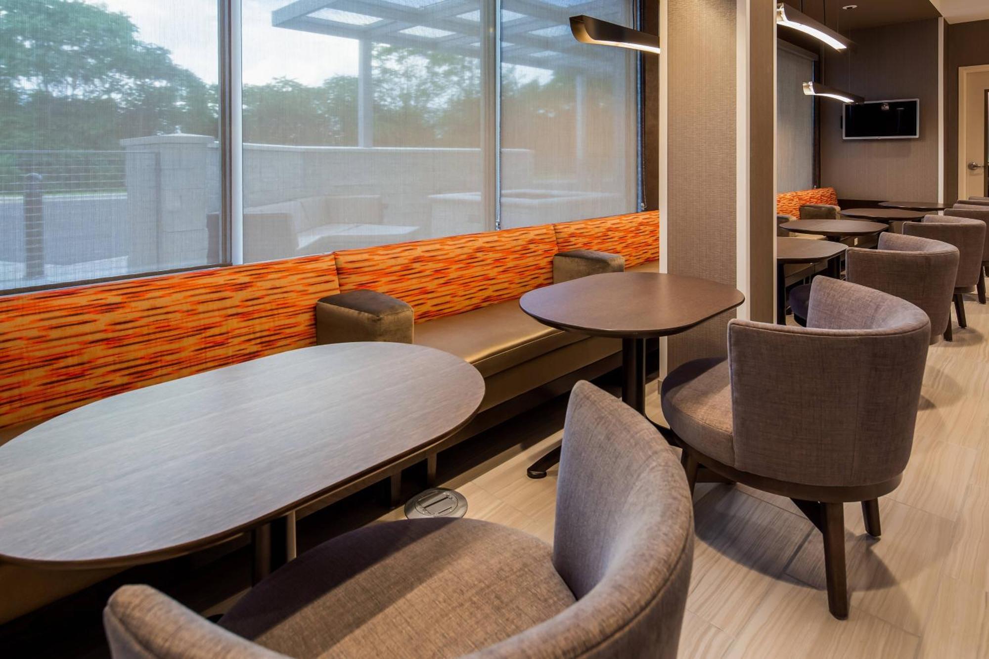 Springhill Suites By Marriott צ'יימברסבורג מראה חיצוני תמונה